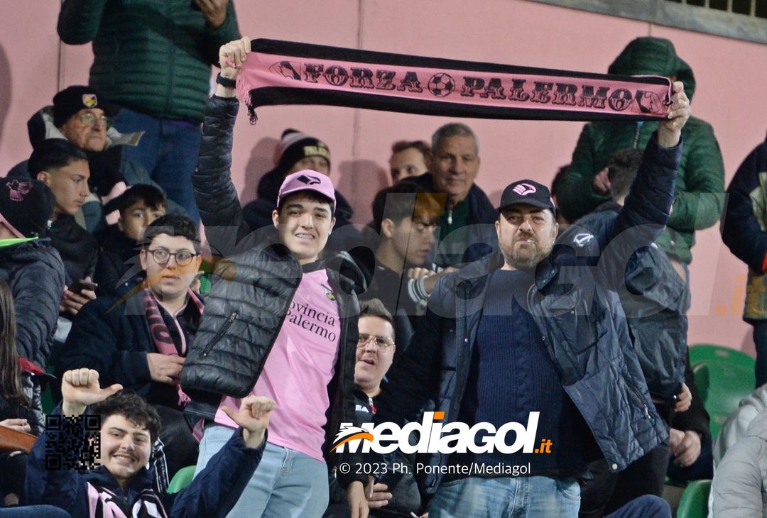 FOTOTIFO Palermo-Modena 5-2, gli scatti ai tifosi al “Renzo Barbera” (Gallery) - immagine 41