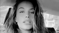 VIDEO/ Desire Cordero super sensuale! Capelli al vento e sguardo sexy