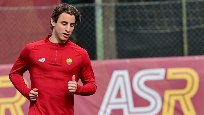 Bove: “Mourinho ci tratta come i più esperti, non ha peli sulla lingua” - immagine 1