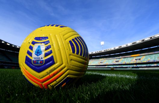 VERONA, ITALY - JANUARY 24: Detailed view of a Nike match ball with Serie A branding ahead of the Serie A match between Hellas Verona FC and SSC Napoli at Stadio Marcantonio Bentegodi on January 24, 2021 in Verona, Italy. Sporting stadiums around Italy remain under strict restrictions due to the Coronavirus Pandemic as Government social distancing laws prohibit fans inside venues resulting in games being played behind closed doors. (Photo by Alessandro Sabattini/Getty Images) VERONA, ITALY - JANUARY 24: Detailed view of a Nike match ball with Serie A branding ahead of the Serie A match between Hellas Verona FC and SSC Napoli at Stadio Marcantonio Bentegodi on January 24, 2021 in Verona, Italy. Sporting stadiums around Italy remain under strict restrictions due to the Coronavirus Pandemic as Government social distancing laws prohibit fans inside venues resulting in games being played behind closed doors. (Photo by Alessandro Sabattini/Getty Images)