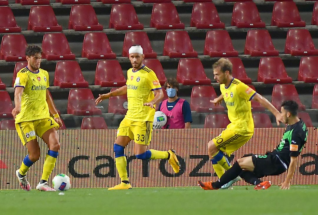  UDINE, ITALY - JULY 10: Patrick Ciurria of Pordenone Calcio scores his team's first goal during the serie B match between Pordenone Calcio and SC Pisa at Dacia Arena on July 10, 2020 in Udine, Italy. (Photo by Getty Images/Getty Images for Lega Serie B) 