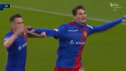 VIDEO / Basilea, a segno Sebastiano Esposito: punizione capolavoro