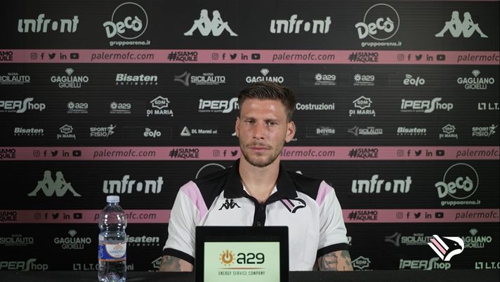 Palermo, Perrotta subito protagonista: l’ex Bari si presenta e punta alla titolarità Palermo, Perrotta subito protagonista: l’ex Bari si presenta e punta alla titolarità