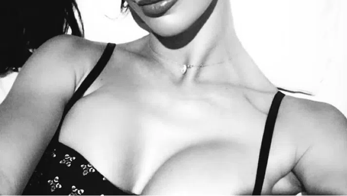 L’ex moglie Dzemaili, il décolleté è pazzesco: i fan in visibilio sui social | FOTO