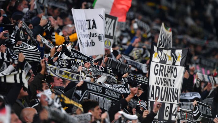 Striscione contro ACF: Daspo per un tifoso juventino di Milano, Digos al lavoro - immagine 1