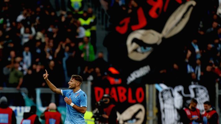 ROME, ITALY - DECEMBER 01: Ciro Immobile of SS Lazio celebrates after scoring team's second goal from penalty spot during the Serie A match between SS Lazio and Udinese Calcio at Stadio Olimpico on December 1, 2019 in Rome, Italy. (Photo by Paolo Bruno/Getty Images) ROME, ITALY - DECEMBER 01: Ciro Immobile of SS Lazio celebrates after scoring team's second goal from penalty spot during the Serie A match between SS Lazio and Udinese Calcio at Stadio Olimpico on December 1, 2019 in Rome, Italy. (Photo by Paolo Bruno/Getty Images)