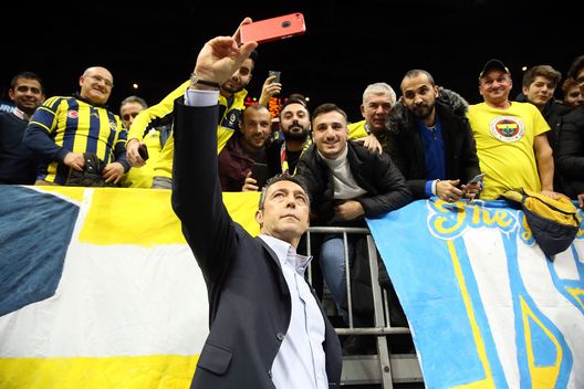 Ali Koc, presidente del Fenerbahce (Photo by Tolga Adanali/Euroleague Basketball via Getty Images) Ali Koc, presidente del Fenerbahce (Photo by Tolga Adanali/Euroleague Basketball via Getty Images)