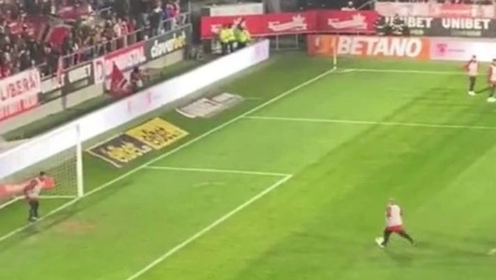 Romania, che figuraccia lo steward: “Wrongaldo” altro che…CR7 FIGURACCIA RUMENA