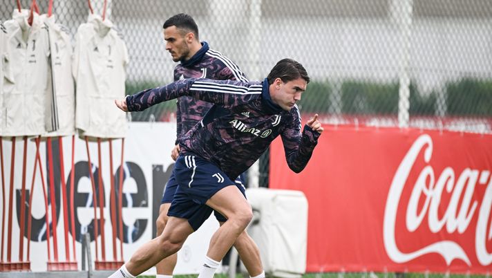 TURIN, ITALY - OCTOBER 24: Dusan Vlahovic of Juventus during a training session at JTC on October 24, 2022 in Turin, Italy. (Photo by Daniele Badolato - Juventus FC/Juventus FC via Getty Images) Vlahovic: “Non ho capito cosa sia successo a Torino. L’obiettivo resta lo scudetto” - immagine 1
