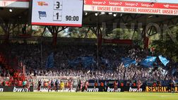 I fuochi nel derby di Berlino costano cari all’Union: 40mila euro, il triplo dell’Hertha…