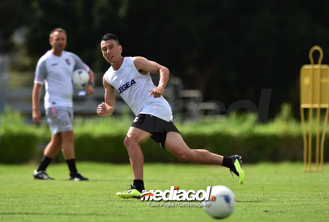  PALERMO, ITALY - AUGUST 16:  Cesar Falletti in action during a US Citta' di Palermo training session at Carmelo Onorato training center on August 16, 2018 in Palermo, Italy.  (Photo by Tullio M. Puglia/Getty Images)  