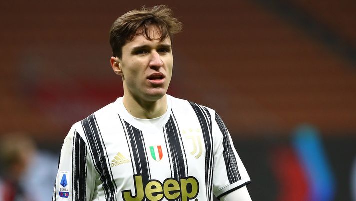 MILAN, ITALY - JANUARY 06:  Federico Chiesa of Juventus FC looks on during the Serie A match between AC Milan and Juventus at Stadio Giuseppe Meazza on January 6, 2021 in Milan, Italy.  (Photo by Marco Luzzani/Getty Images) 