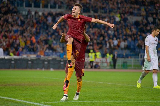 ROME, ITALY - OCTOBER 23: Stephan El Shaarawy of AS Roma celebrates after scoring a goal during the Serie A match between AS Roma and US Citta di Palermo at Stadio Olimpico on October 23, 2016 in Rome, Italy. (Photo by Luciano Rossi/AS Roma via Getty Images) ROME, ITALY - OCTOBER 23: Stephan El Shaarawy of AS Roma celebrates after scoring a goal during the Serie A match between AS Roma and US Citta di Palermo at Stadio Olimpico on October 23, 2016 in Rome, Italy. (Photo by Luciano Rossi/AS Roma via Getty Images)