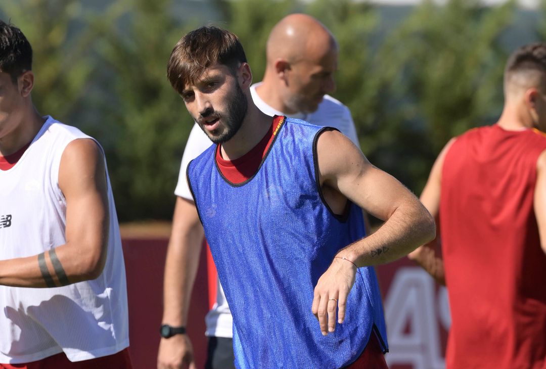 Ritiro Roma, allenamento pomeridiano: primo in gruppo per Dybala – FOTO GALLERY - immagine 48