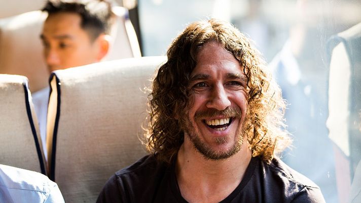 HO CHI MINH CITY, VIETNAM - APRIL 07: Carles Puyol during the filming of a TVC for the UEFA Champions League Trophy Tour on April 7, 2016 in Ho Chi Minh City, Vietnam. (Photo by Christian Berg/Getty Images) HO CHI MINH CITY, VIETNAM - APRIL 07: Carles Puyol during the filming of a TVC for the UEFA Champions League Trophy Tour on April 7, 2016 in Ho Chi Minh City, Vietnam. (Photo by Christian Berg/Getty Images)