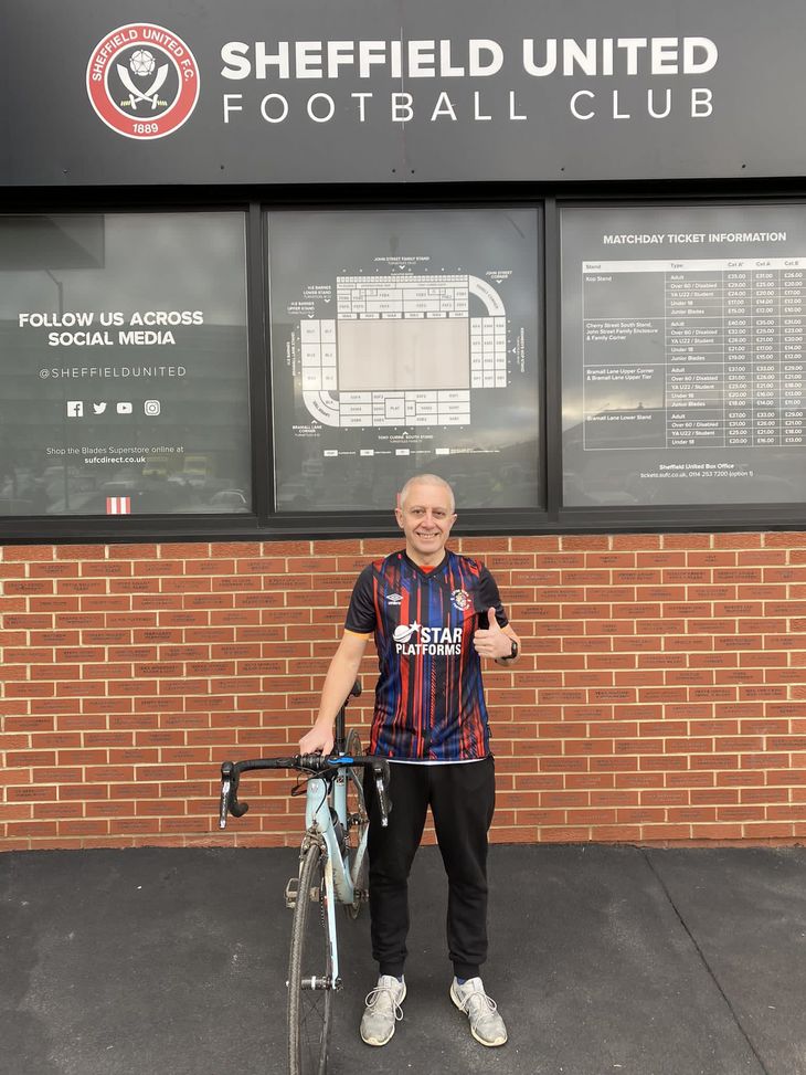 A pedalate verso gli stadi della Championship: per tifare e per i fondi contro il cancro alla prostata- immagine 2