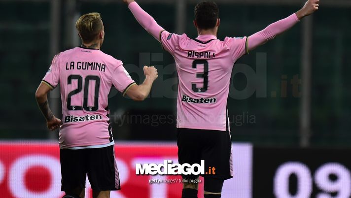 PALERMO, ITALY - FEBRUARY 27: Andrea Rispoli of Palermo celebrates after scoring his team's third goal during the Serie B match between US Citta di Palermo and Ascoli Picchio on February 27, 2018 in Palermo, Italy. (Photo by Tullio M. Puglia/Getty Images) PALERMO, ITALY - FEBRUARY 27: Andrea Rispoli of Palermo celebrates after scoring his team's third goal during the Serie B match between US Citta di Palermo and Ascoli Picchio on February 27, 2018 in Palermo, Italy. (Photo by Tullio M. Puglia/Getty Images)