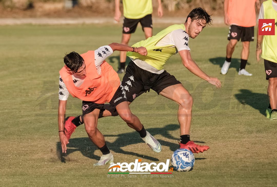 FOTO RITIRO PALERMO, la squadra di mister Baldini si allena a Boccadifalco (Gallery)- immagine 1