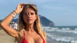 Michela Persico, scatto da urlo: bikini e fisico perfetto, fan in delirio