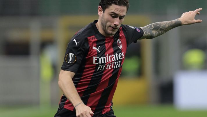 Davide Calabria (difensore AC Milan) durante Milan-Sparta Praga 3-0 (Europa League 2020-2021) | AC Milan News (Getty Images) Davide Calabria (difensore AC Milan) durante Milan-Sparta Praga 3-0 (Europa League 2020-2021) | AC Milan News (Getty Images)