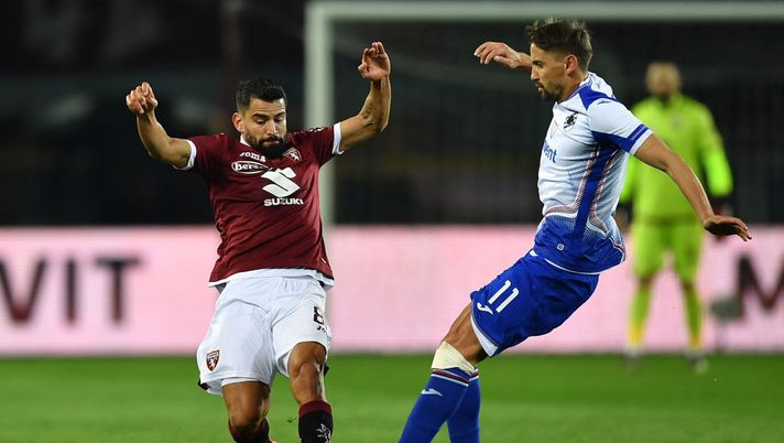 TURIN, ITALY - FEBRUARY 08:  Tomas Rincon (L) of Torino FC is clashes with Gaston Ramirez of UC Sampdoria during the Serie A match between Torino FC and  UC Sampdoria at Stadio Olimpico di Torino on February 8, 2020 in Turin, Italy.  (Photo by Valerio Pennicino/Getty Images) 
