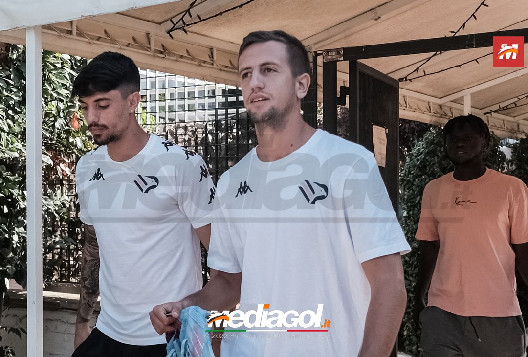 FOTO PALERMO, le prime immagini di Sala e Nedelcearu da calciatori rosanero (Gallery) - immagine 7