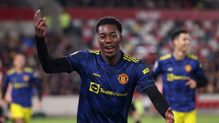 BRENTFORD, ENGLAND - JANUARY 19: Anthony Elanga of Manchester United celebrates after scoring their side's first goal during the Premier League match between Brentford and Manchester United at Brentford Community Stadium on January 19, 2022 in Brentford, England. (Photo by Alex Pantling/Getty Images) Manchester City