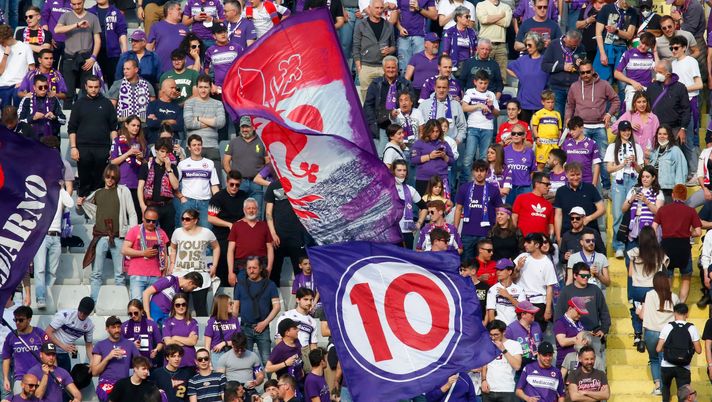 GERMOGLI PH: 27 APRILE 2022 FIRENZE STADIO ARTEMIO FRANCHI SERIE A FIORENTINA VS UDINESE NELLA FOTO TIFOSI CURVA FIESOLE Caos biglietti: 300 tifosi viola in mezzo ai sostenitori rossoneri - immagine 1