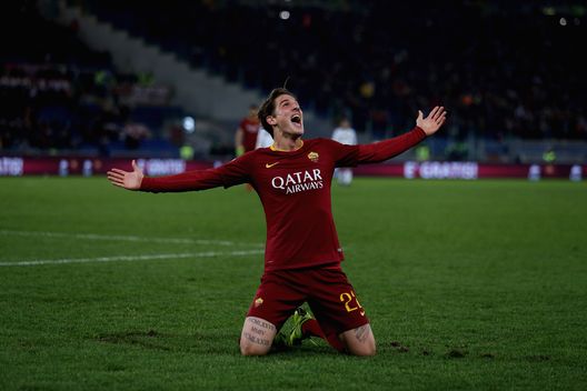 ROME, ITALY - DECEMBER 26: Nicolo' Zaniolo of AS Roma celebrates after scoring the team's third goal during the Serie A match between AS Roma and US Sassuolo at Stadio Olimpico on December 26, 2018 in Rome, Italy. (Photo by Paolo Bruno/Getty Images) ROME, ITALY - DECEMBER 26: Nicolo' Zaniolo of AS Roma celebrates after scoring the team's third goal during the Serie A match between AS Roma and US Sassuolo at Stadio Olimpico on December 26, 2018 in Rome, Italy. (Photo by Paolo Bruno/Getty Images)