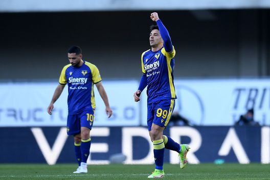 VERONA, ITALY - DECEMBER 12: Giovanni Simeone of Hellas Verona celebrates after scoring the opening goal during the Serie A match between Hellas and Atalanta BC at Stadio Marcantonio Bentegodi on December 12, 2021 in Verona, Italy. (Photo by Alessandro Sabattini/Getty Images) VERONA, ITALY - DECEMBER 12: Giovanni Simeone of Hellas Verona celebrates after scoring the opening goal during the Serie A match between Hellas and Atalanta BC at Stadio Marcantonio Bentegodi on December 12, 2021 in Verona, Italy. (Photo by Alessandro Sabattini/Getty Images)