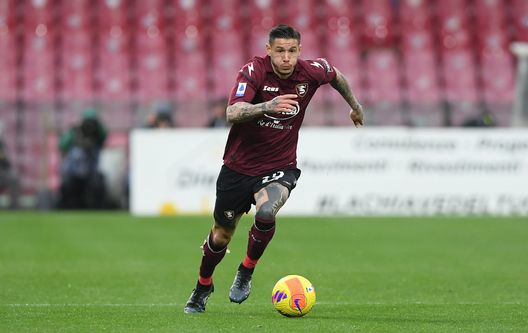 SALERNO, ITALY - FEBRUARY 26: Pasquale Mazzocchi of US Salernitana during the Serie A match between US Salernitana and Bologna FC at Stadio Arechi on February 26, 2022 in Salerno, Italy. (Photo by Francesco Pecoraro/Getty Images) Calciomercato Torino, piace Mazzocchi della Salernitana: le ultime- immagine 2