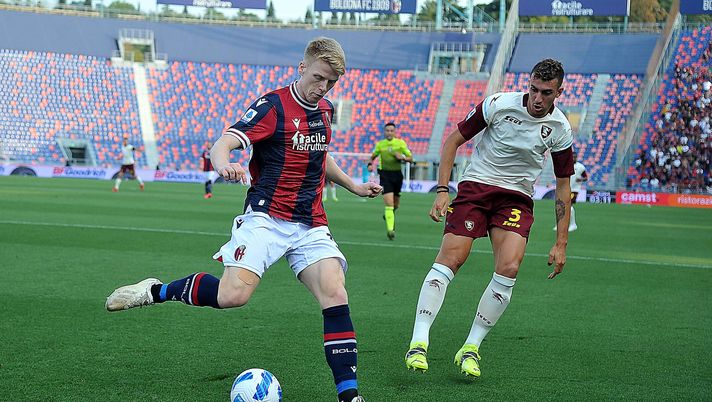 BOLOGNA, ITALY - AUGUST 22: Jerdy Schouten of Bologna FC in action during the Serie A match between Bologna FC v US Salernitana at Stadio Renato Dall'Ara on August 22, 2021 in Bologna, Italy. (Photo by Mario Carlini / Iguana Press/Getty Images) 