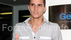 Gli striscioni dei bimbi per i nuovi idoli: “Lamela ce Pjanic”