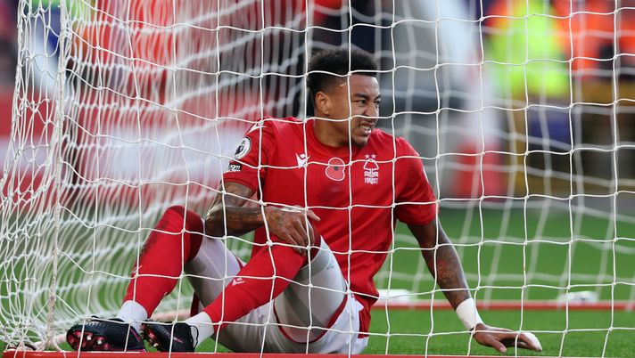 NOTTINGHAM, ENGLAND - NOVEMBER 12: Jesse Lingard of Nottingham Forest reacts during the Premier League match between Nottingham Forest and Crystal Palace at City Ground on November 12, 2022 in Nottingham, England. (Photo by Nigel Roddis/Getty Images) Lo United, la depressione e l’alcool: la parabola di Jesse Lingard raccontata su Channel 4 - immagine 1