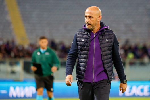 GERMOGLI PH: 13 OTTOBRE 2022 FIRENZE STADIO ARTEMIO FRANCHI CONFERENCE LEAGUE FIORENTINA VS HEARTS NELLA FOTO MISTER VINCENZO ITALIANO Mal di gol, la Fiorentina non è sola. Ferrara: “Faticano anche Inter e Lecce”- immagine 2