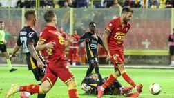 Gol del Catanzaro! La squadra va a esultare dentro…l’auto a bordocampo…!