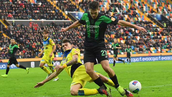 UDINE, ITALY - JANUARY 25: Leonardo Candellone of Pordenone in action during the Serie B match between Pordenone and Pescara at Stadio Friuli-Dacia Arena on January 25, 2020 in Udine, Italy.  (Photo by Alessandro Sabattini/Getty Images)
