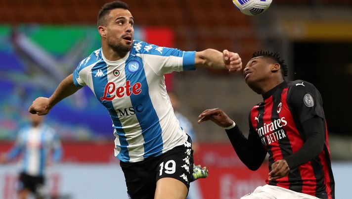 MILAN, ITALY - MARCH 14: Rafael Leao of AC Milan battles for possession with Nikola Maksimovic of Napoli during the Serie A match between AC Milan and SSC Napoli at Stadio Giuseppe Meazza on March 14, 2021 in Milan, Italy. Sporting stadiums around Italy remain under strict restrictions due to the Coronavirus Pandemic as Government social distancing laws prohibit fans inside venues resulting in games being played behind closed doors. (Photo by Marco Luzzani/Getty Images) MILAN, ITALY - MARCH 14: Rafael Leao of AC Milan battles for possession with Nikola Maksimovic of Napoli during the Serie A match between AC Milan and SSC Napoli at Stadio Giuseppe Meazza on March 14, 2021 in Milan, Italy. Sporting stadiums around Italy remain under strict restrictions due to the Coronavirus Pandemic as Government social distancing laws prohibit fans inside venues resulting in games being played behind closed doors. (Photo by Marco Luzzani/Getty Images)