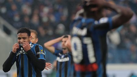 BERGAMO, ITALY - OCTOBER 30: Luis Muriel of Atalanta BC reacts during the Serie A match between Atalanta BC and SS Lazio at Gewiss Stadium on October 30, 2021 in Bergamo, Italy. (Photo by Emilio Andreoli/Getty Images) BERGAMO, ITALY - OCTOBER 30: Luis Muriel of Atalanta BC reacts during the Serie A match between Atalanta BC and SS Lazio at Gewiss Stadium on October 30, 2021 in Bergamo, Italy. (Photo by Emilio Andreoli/Getty Images)