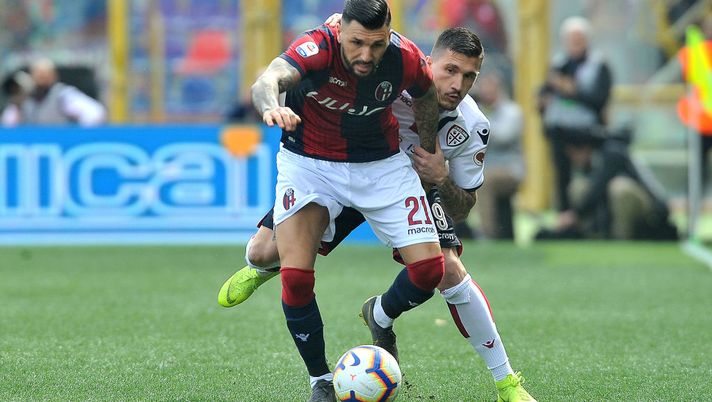 BOLOGNA, ITALY - MARCH 10: Roberto Soriano of Bologna FC in action during the Serie A match between Bologna FC and Cagliari at Stadio Renato Dall'Ara on March 10, 2019 in Bologna, Italy. (Photo by Mario Carlini / Iguana Press/Getty Images) BOLOGNA, ITALY - MARCH 10: Roberto Soriano of Bologna FC in action during the Serie A match between Bologna FC and Cagliari at Stadio Renato Dall'Ara on March 10, 2019 in Bologna, Italy. (Photo by Mario Carlini / Iguana Press/Getty Images)