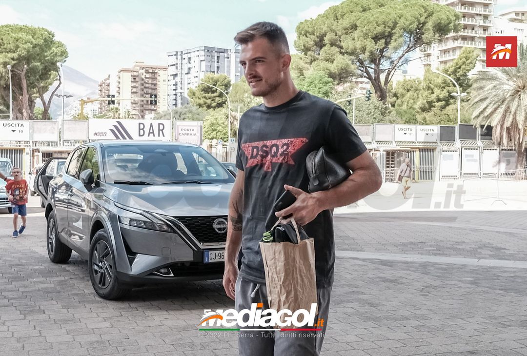 FOTO Palermo, verso la Reggina: i rosanero di Corini si radunano al Barbera (GALLERY) - immagine 7