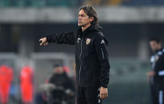VERONA, ITALY - NOVEMBER 02: Filippo Inzaghi head coach of Benevento Calcio gestures during the Serie A match between Hellas Verona FC and Benevento Calcio at Stadio Marcantonio Bentegodi on November 02, 2020 in Verona, Italy. (Photo by Alessandro Sabattini/Getty Images) VERONA, ITALY - NOVEMBER 02: Filippo Inzaghi head coach of Benevento Calcio gestures during the Serie A match between Hellas Verona FC and Benevento Calcio at Stadio Marcantonio Bentegodi on November 02, 2020 in Verona, Italy. (Photo by Alessandro Sabattini/Getty Images)