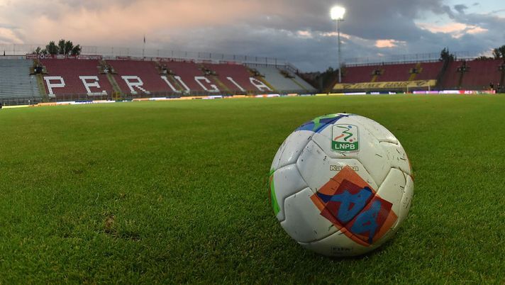 PERUGIA, ITALY - JULY 03: KOMBAT 2020 of Robe di Kappa official ball of LEGA NAZIONALE SERIE B season 2019-20 prior the serie B match between AC Perugia and Pordenone Calcio at Stadio Renato Curi on July 3, 2020 in Perugia, Italy. (Photo by Giuseppe Bellini/Getty Images for Lega Serie B) PERUGIA, ITALY - JULY 03: KOMBAT 2020 of Robe di Kappa official ball of LEGA NAZIONALE SERIE B season 2019-20 prior the serie B match between AC Perugia and Pordenone Calcio at Stadio Renato Curi on July 3, 2020 in Perugia, Italy. (Photo by Giuseppe Bellini/Getty Images for Lega Serie B)