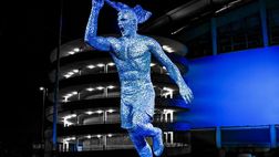 Aguero, la statua omaggio del City nel 10° anniversario del gol al QPR