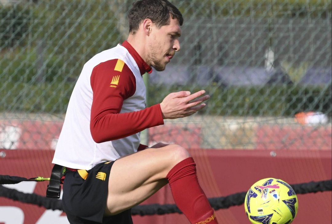 Roma, allenamento a Trigoria dopo la vittoria contro il Bologna – FOTO GALLERY - immagine 12
