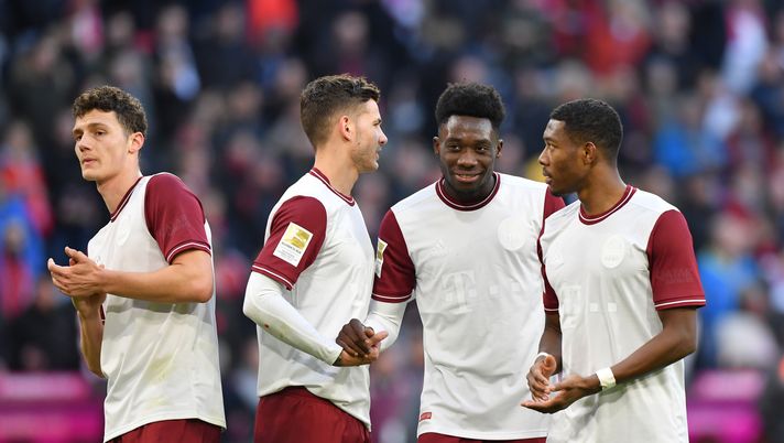 Benjamin Pavard, Lucas Hernández, Alphonso Davies e David Alaba esultano per un gol del Bayern Monaco (credits: GETTY Images) 