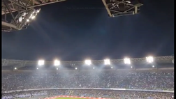 VIDEO Il coro autoironico dei tifosi azzurri al “Maradona”: “Vesuvio erutta”
