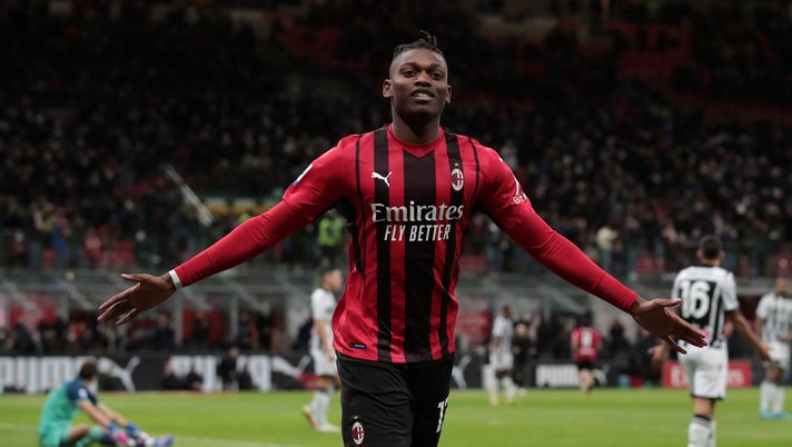 MILAN, ITALY - FEBRUARY 25: Rafael Leão of AC Milan celebrates after scoring his team's first goal during the Serie A match between AC Milan and Udinese Calcio at Stadio Giuseppe Meazza on February 25, 2022 in Milan, Italy. (Photo by AC Milan/AC Milan via Getty Images)