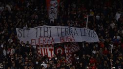 Siviglia, i tifosi tornano allo stadio e “ignorano” il derby con il Betis: solo cori d’amore a Jordan