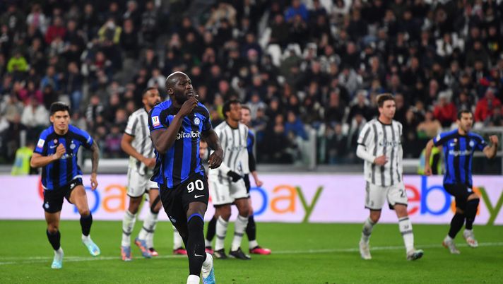 TURIN, ITALY - APRIL 04: Romelu Lukaku of FC Internazionale celebrates after scoring the team's first goal during the Coppa Italia Semi Final match between Juventus FC and FC Internazionale at Allianz Stadium on April 04, 2023 in Turin, Italy. (Photo by Valerio Pennicino/Getty Images) lukaku